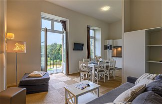Foto 1 - Apartamento de 2 habitaciones en Baden con piscina y vistas al mar