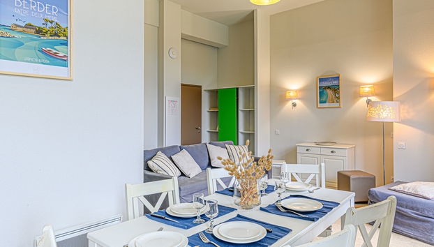 3 bedroom Apartment in Baden with swimming pool and garden - Photo 5