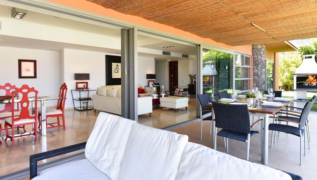 4 bedroom House in San Bartolomé de Tirajana with private pool and garden - Photo 4