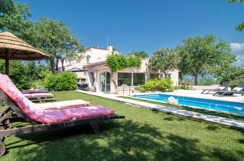 Foto 1 - Casa con 3 camere da letto a Bagnols-en-Forêt con piscina privata e giardino