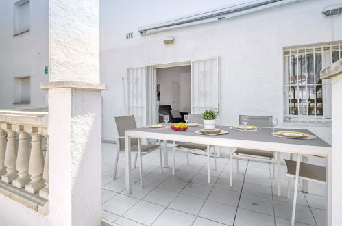 Foto 16 - Apartamento de 2 habitaciones en Castelló d'Empúries con terraza y vistas al mar