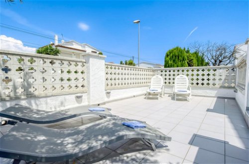 Foto 15 - Apartamento de 2 habitaciones en Castelló d'Empúries con terraza y vistas al mar