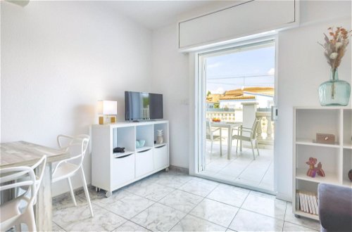 Foto 9 - Apartamento de 2 quartos em Castelló d'Empúries com terraço e vistas do mar