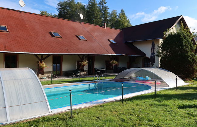 Apartamento de 2 quartos em Desná com piscina e jardim - Foto 15