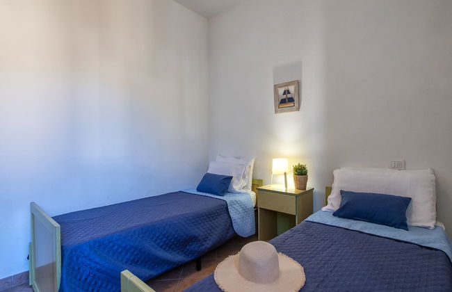 Apartamento de 3 quartos em Trinità d'Agultu e Vignola com piscina e jardim - Foto 16