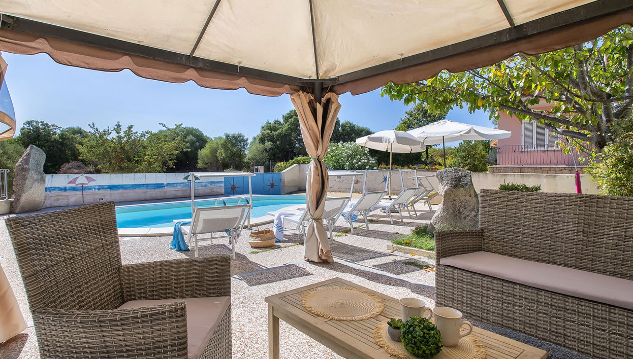 Apartamento de 3 quartos em Trinità d'Agultu e Vignola com piscina e jardim - Foto 1