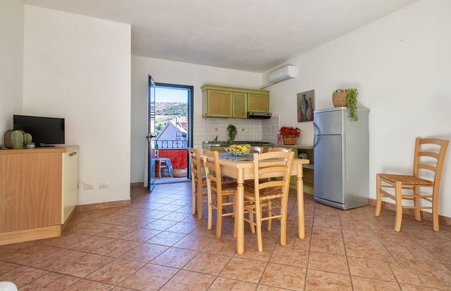 Apartamento de 3 quartos em Trinità d'Agultu e Vignola com piscina e jardim - Foto 6