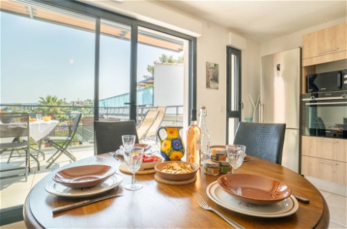 Foto 10 - Apartamento de 2 habitaciones en Fréjus con piscina y vistas al mar