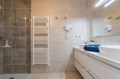 Foto 4 - Apartamento de 2 quartos em Fréjus com piscina e jardim