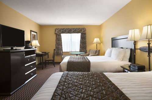 Photo 3 - Ramada by Wyndham Surrey/Langley