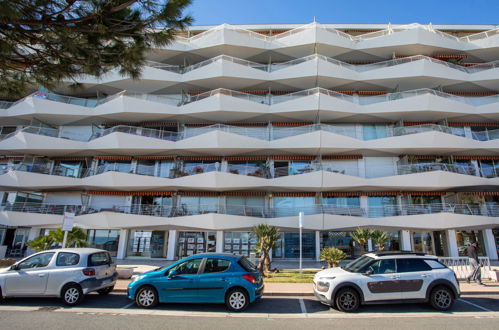 Foto 13 - Appartamento con 1 camera da letto a Cagnes-sur-Mer con terrazza e vista mare