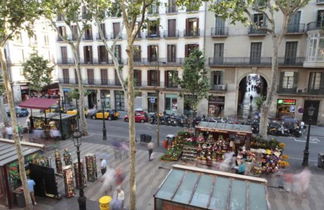 Photo 2 - AinB Las Ramblas-Guardia Apartments