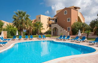 Photo 1 - Dia Apts
