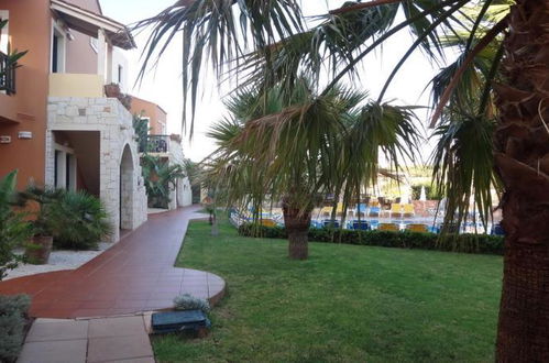 Photo 38 - Dia Apts