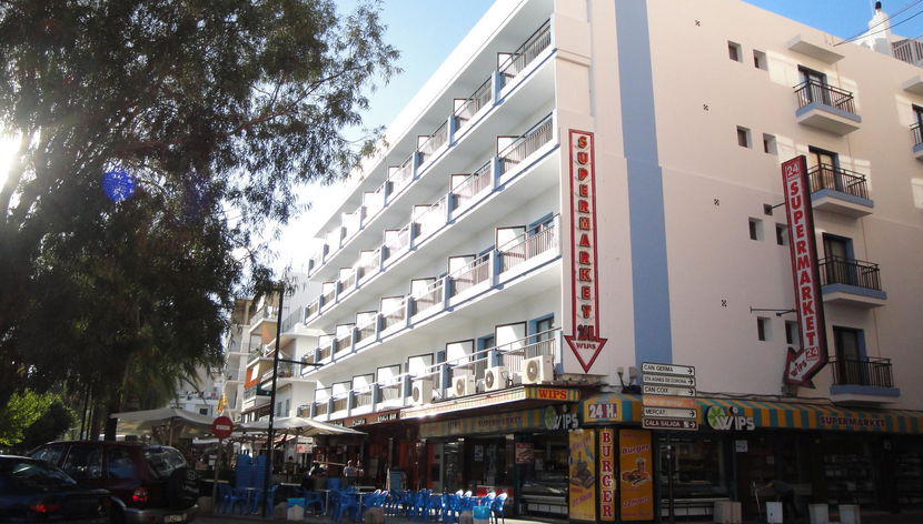 The Blue Apartments by Ibiza Feeling - Photo 3