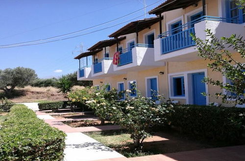 Photo 5 - Mareva Apartments