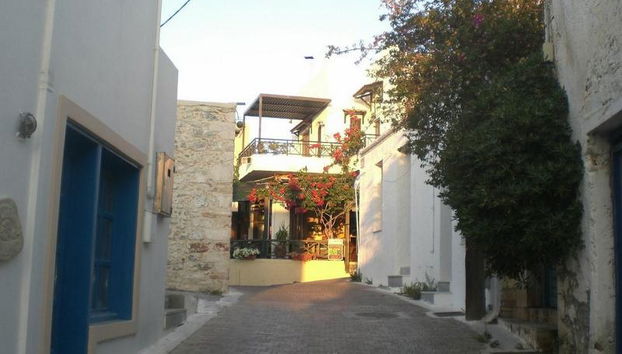 Mareva Apartments - Photo 3