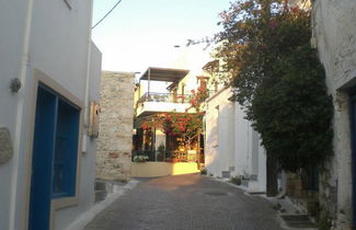 Photo 3 - Mareva Apartments