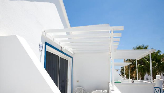 Apartamentos LIVVO Oasis - Photo 2