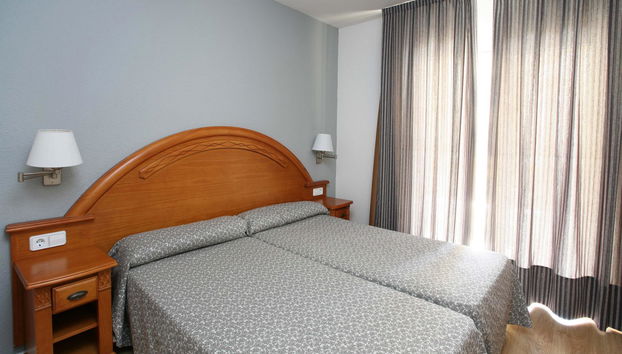 Apartamentos Turisticos Jardines del Plaza - Photo 4