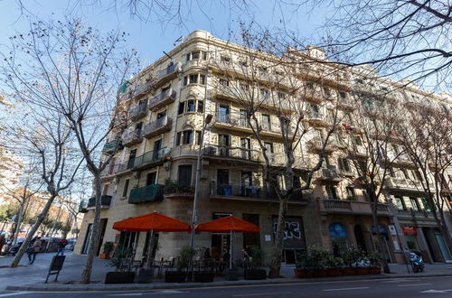 Photo 2 - AinB Eixample-Miro Apartments