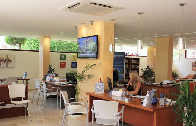 Albir Confort Avenida Apartamentos - Foto 9