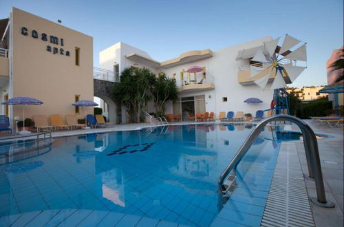 Foto 4 - Cosmi Poolside Apartments