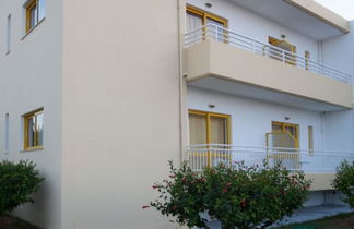 Foto 3 - Cosmi Poolside Apartments