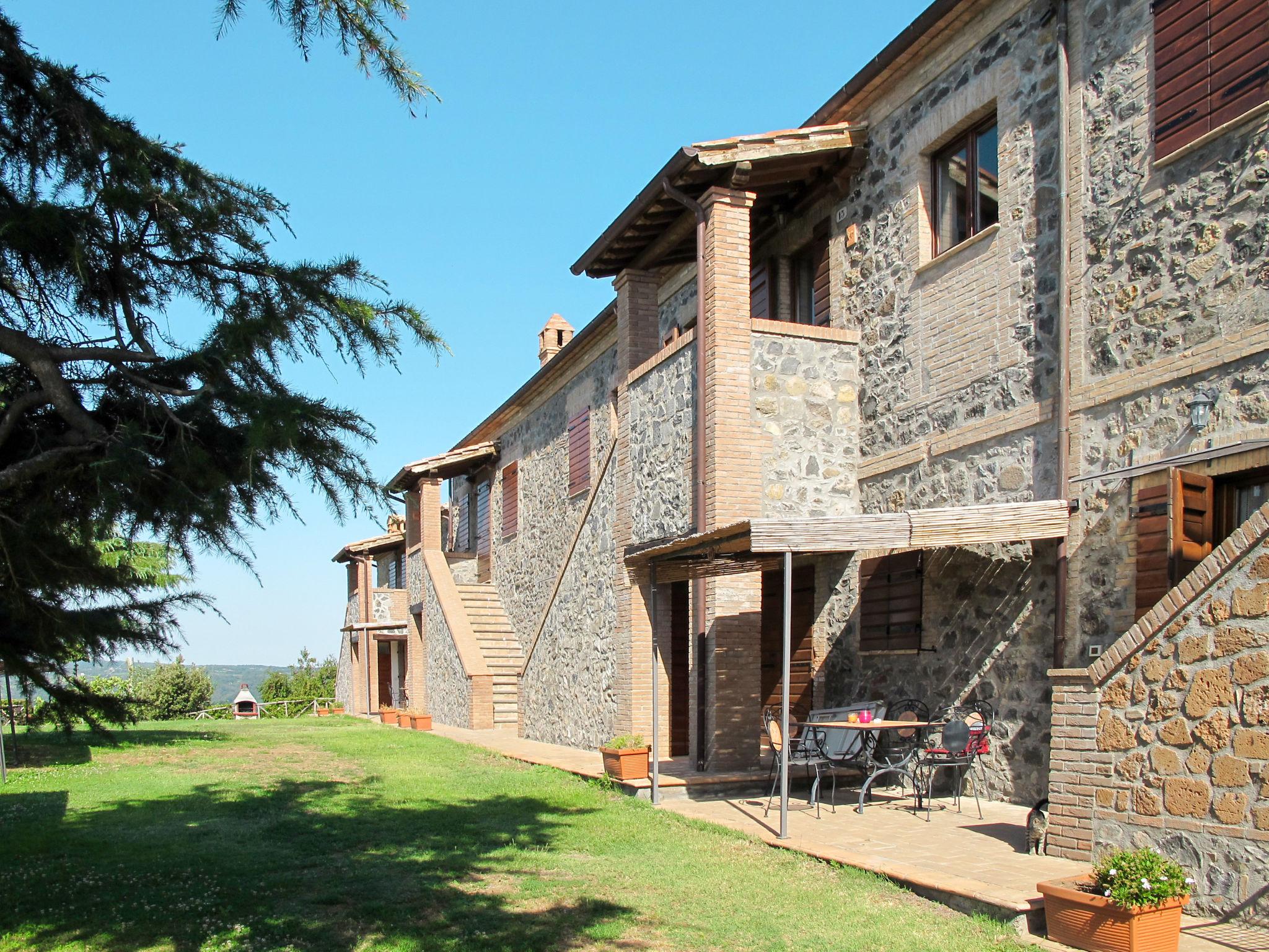 Photo 8 - Appartement de 2 chambres à San Lorenzo Nuovo avec piscine et jardin