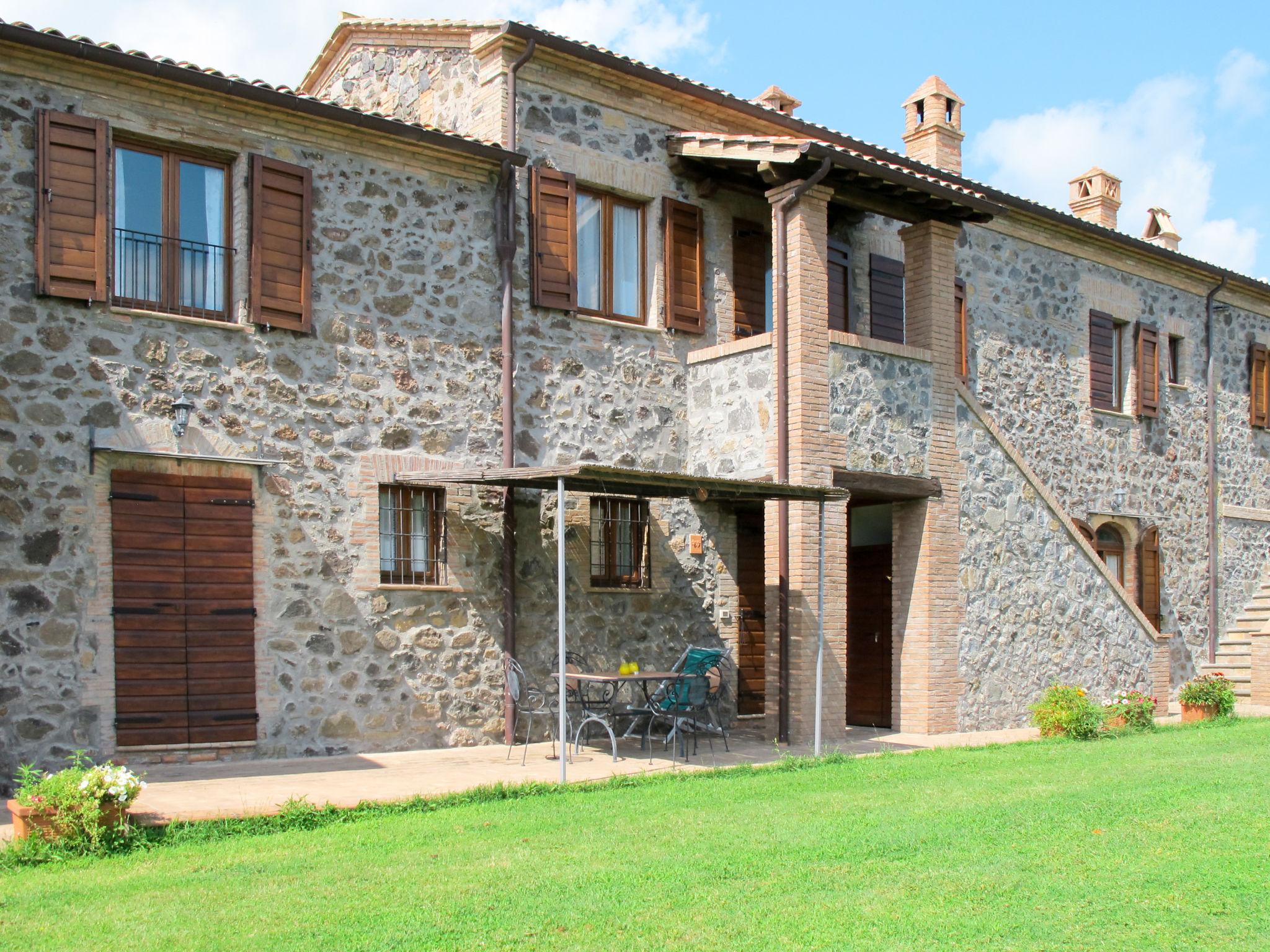 Foto 20 - Appartamento con 2 camere da letto a San Lorenzo Nuovo con piscina e giardino