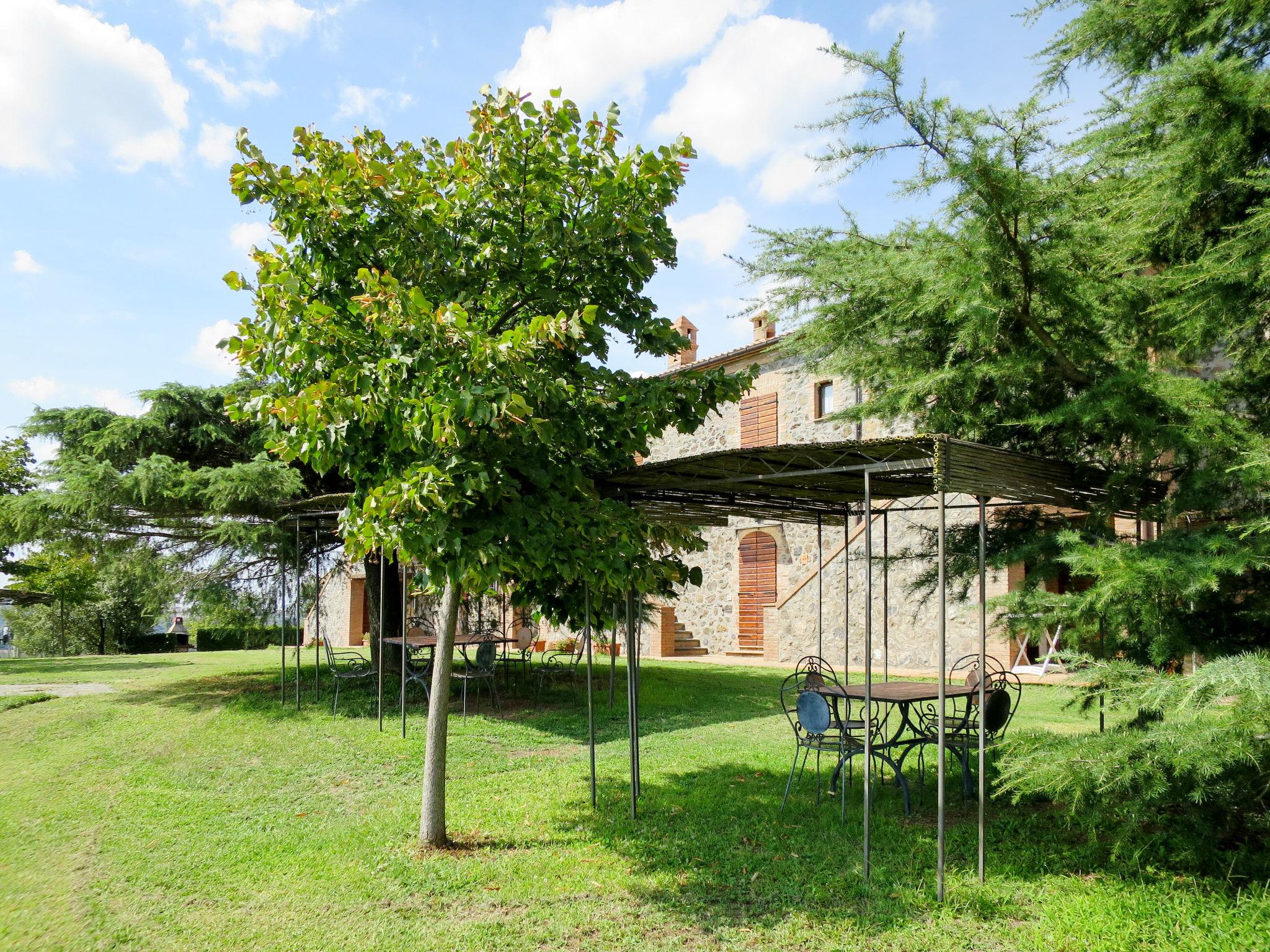 Foto 25 - Apartamento de 2 quartos em San Lorenzo Nuovo com piscina e jardim