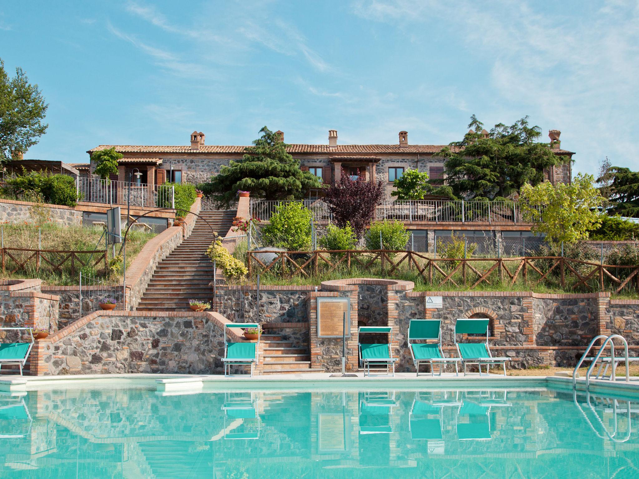 Photo 1 - Appartement de 2 chambres à San Lorenzo Nuovo avec piscine et jardin