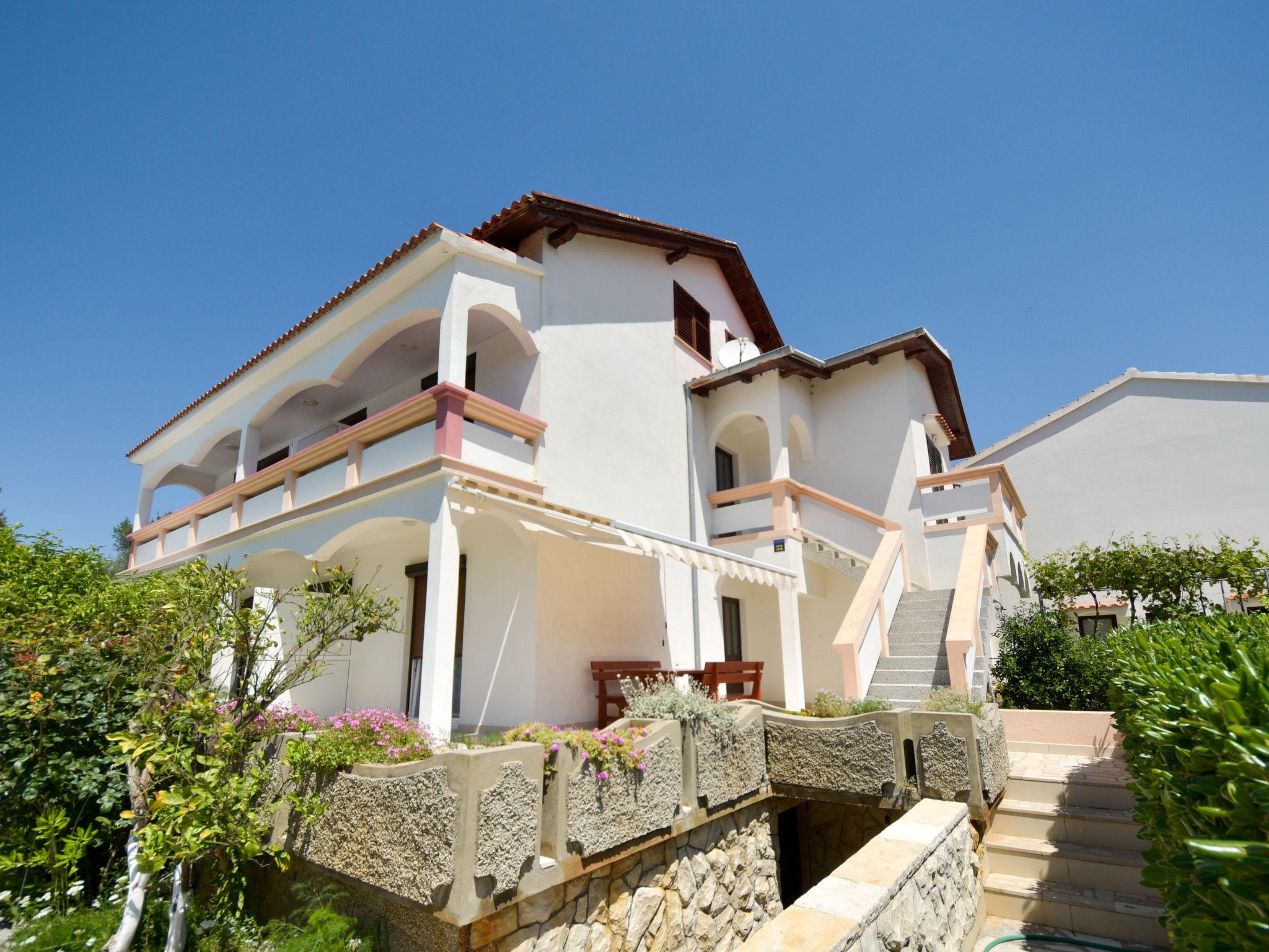 Photo 16 - 2 bedroom Apartment in Vir with swimming pool and sea view