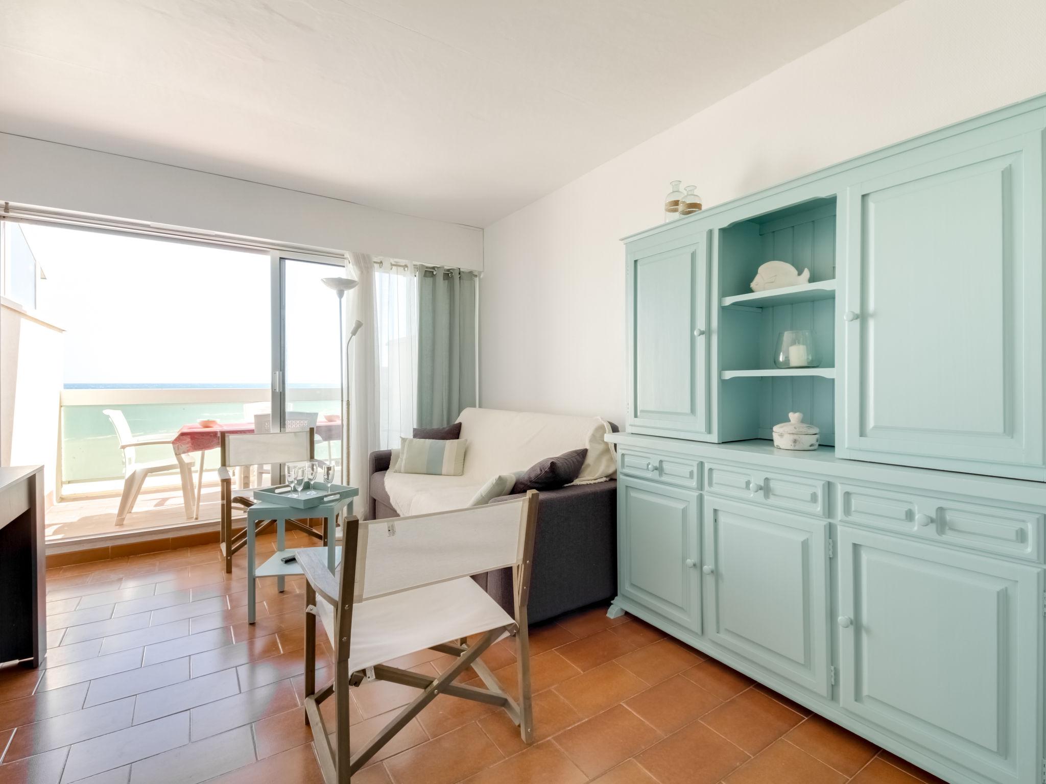 Foto 3 - Appartamento con 1 camera da letto a Canet-en-Roussillon con terrazza e vista mare