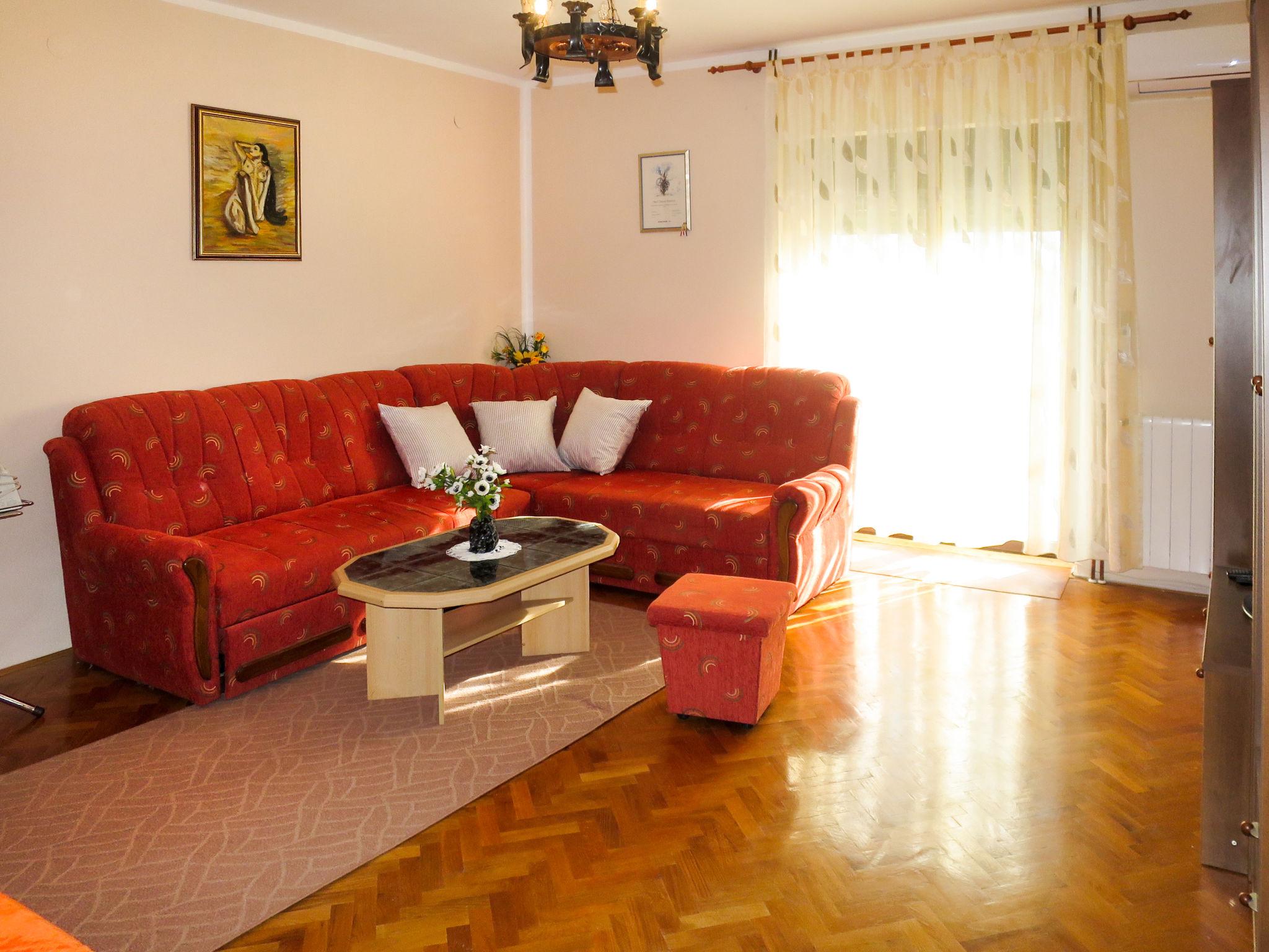 Photo 6 - 3 bedroom Apartment in Jasenice with terrace and sea view