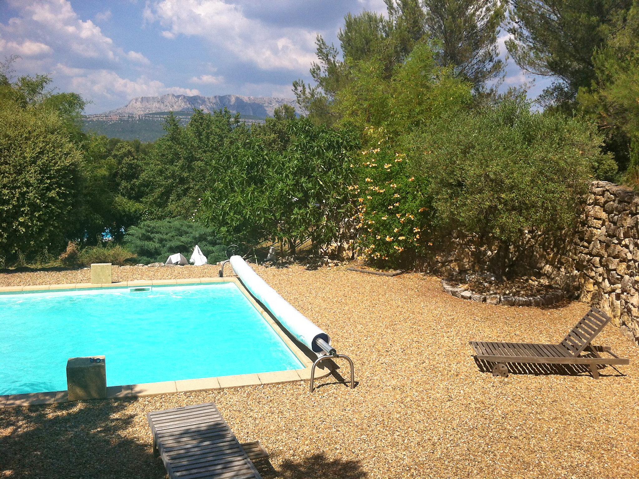 Photo 14 - 1 bedroom Apartment in Fuveau with swimming pool and garden