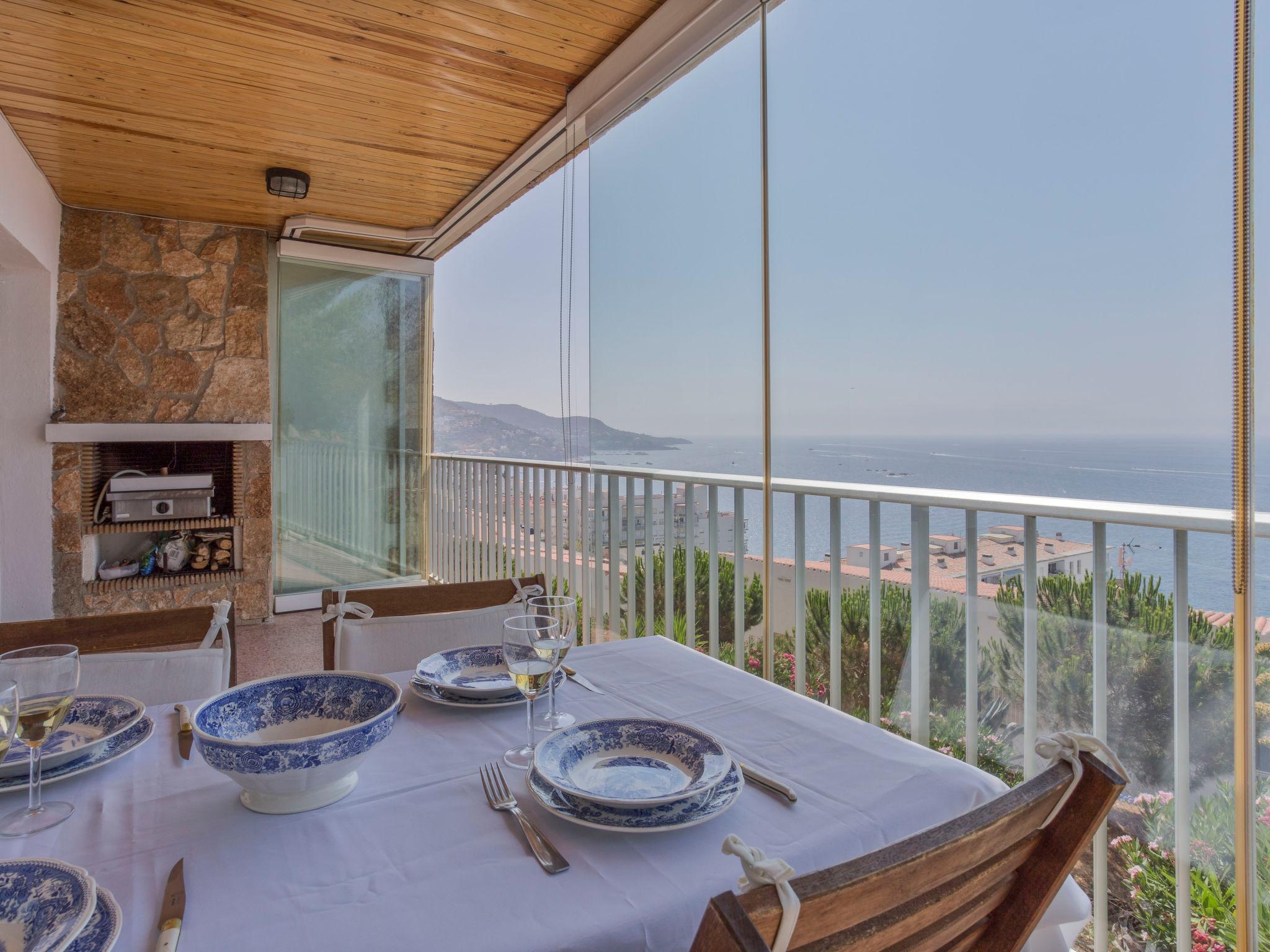 Photo 1 - 2 bedroom Apartment in Roses with garden and sea view