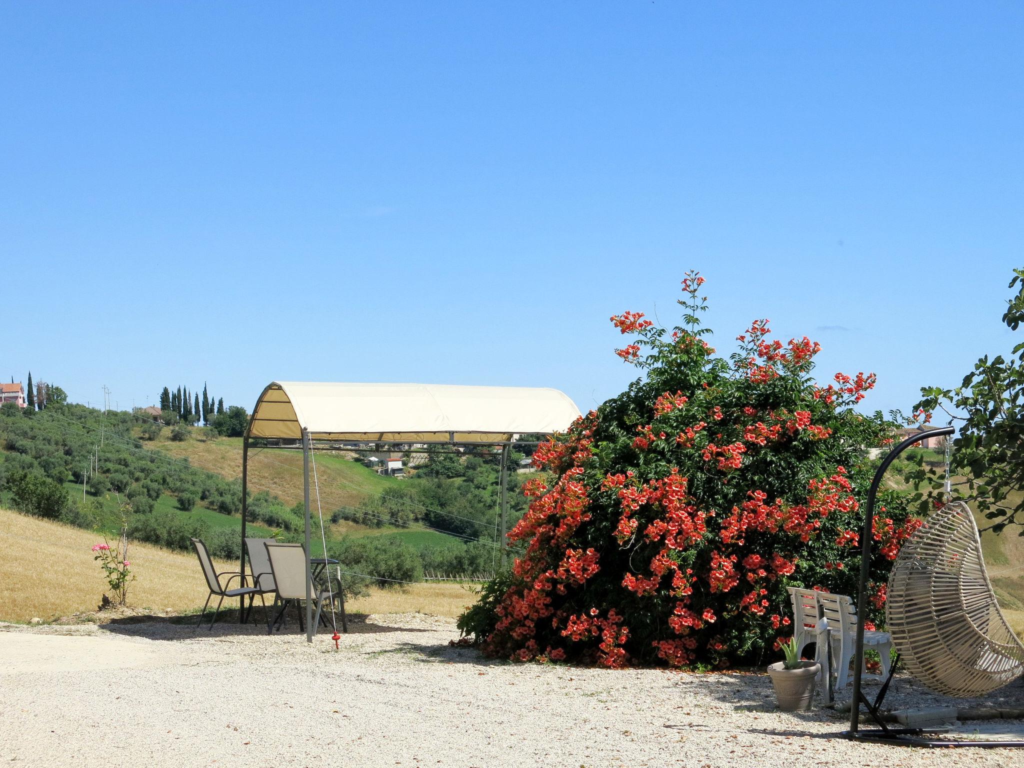 Foto 14 - Apartamento em Roseto degli Abruzzi com piscina e vistas do mar