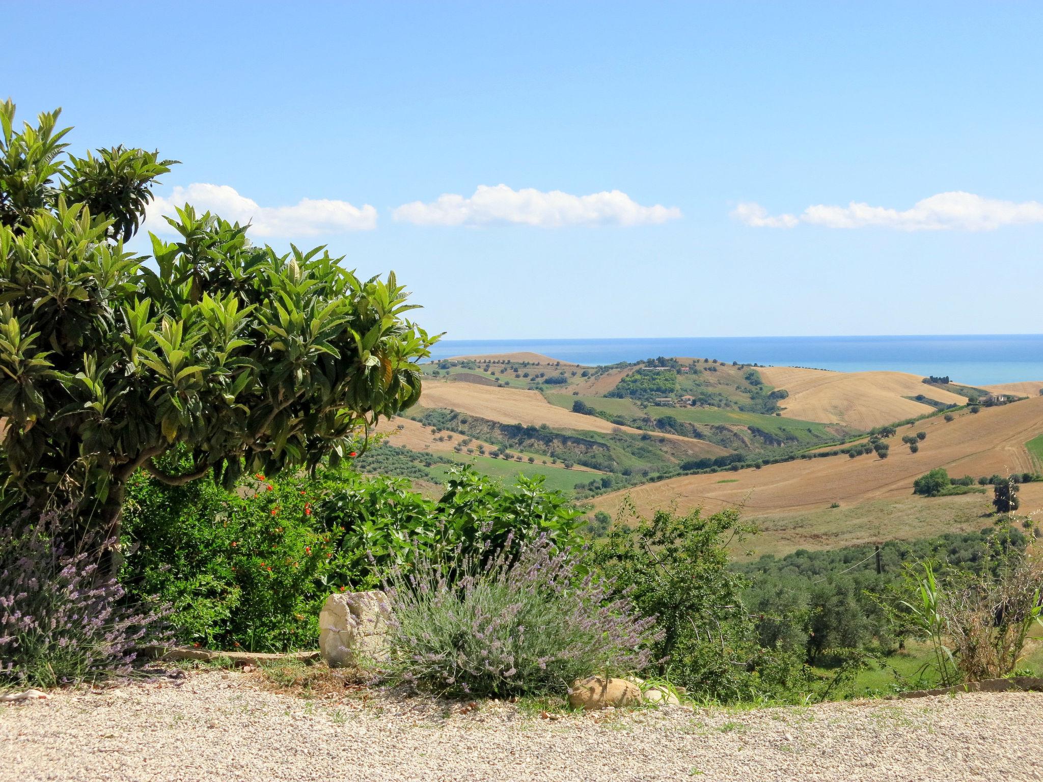 Photo 24 - Maison de 2 chambres à Roseto degli Abruzzi avec piscine et jardin