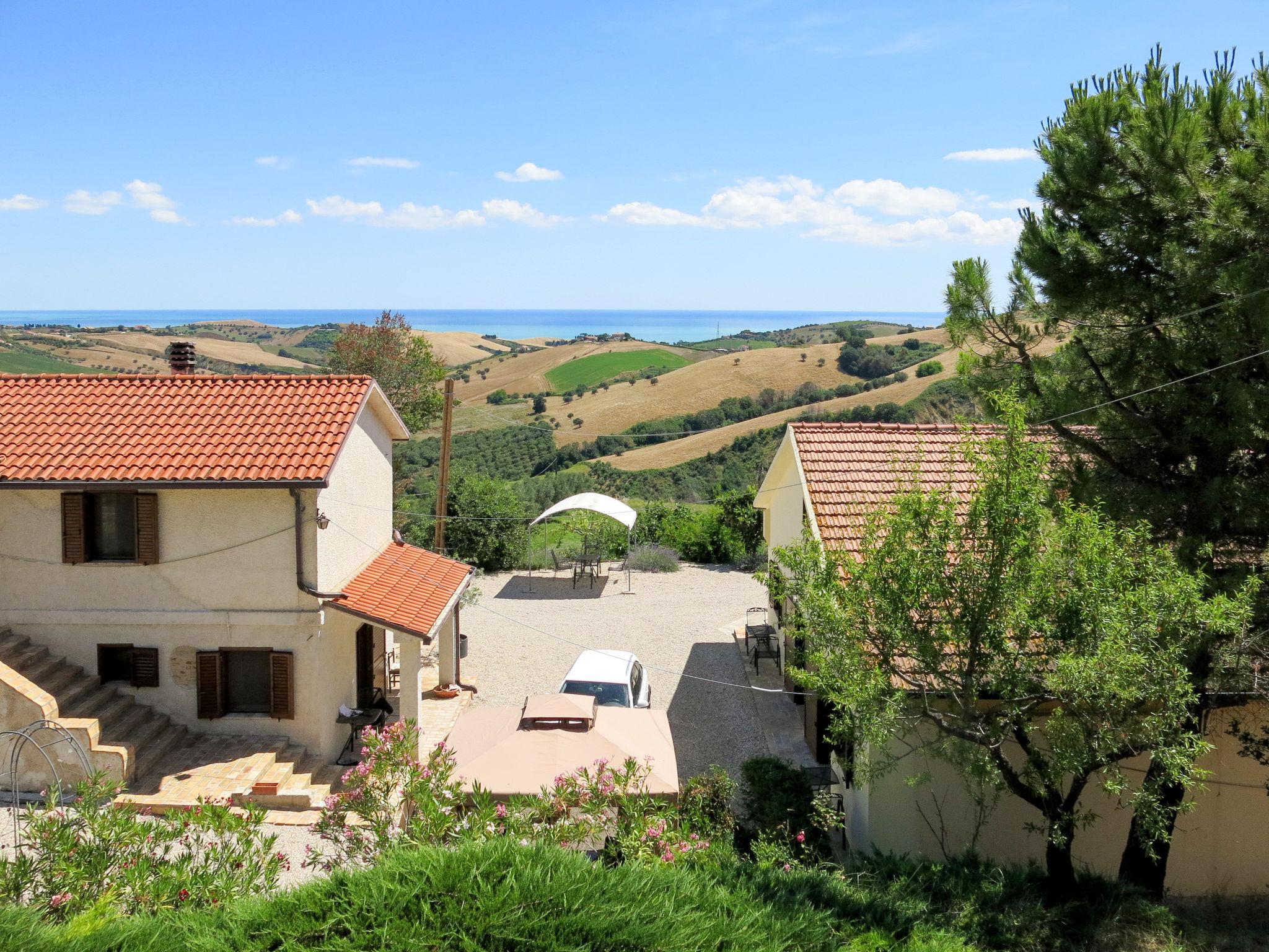 Foto 1 - Casa de 2 habitaciones en Roseto degli Abruzzi con piscina y vistas al mar