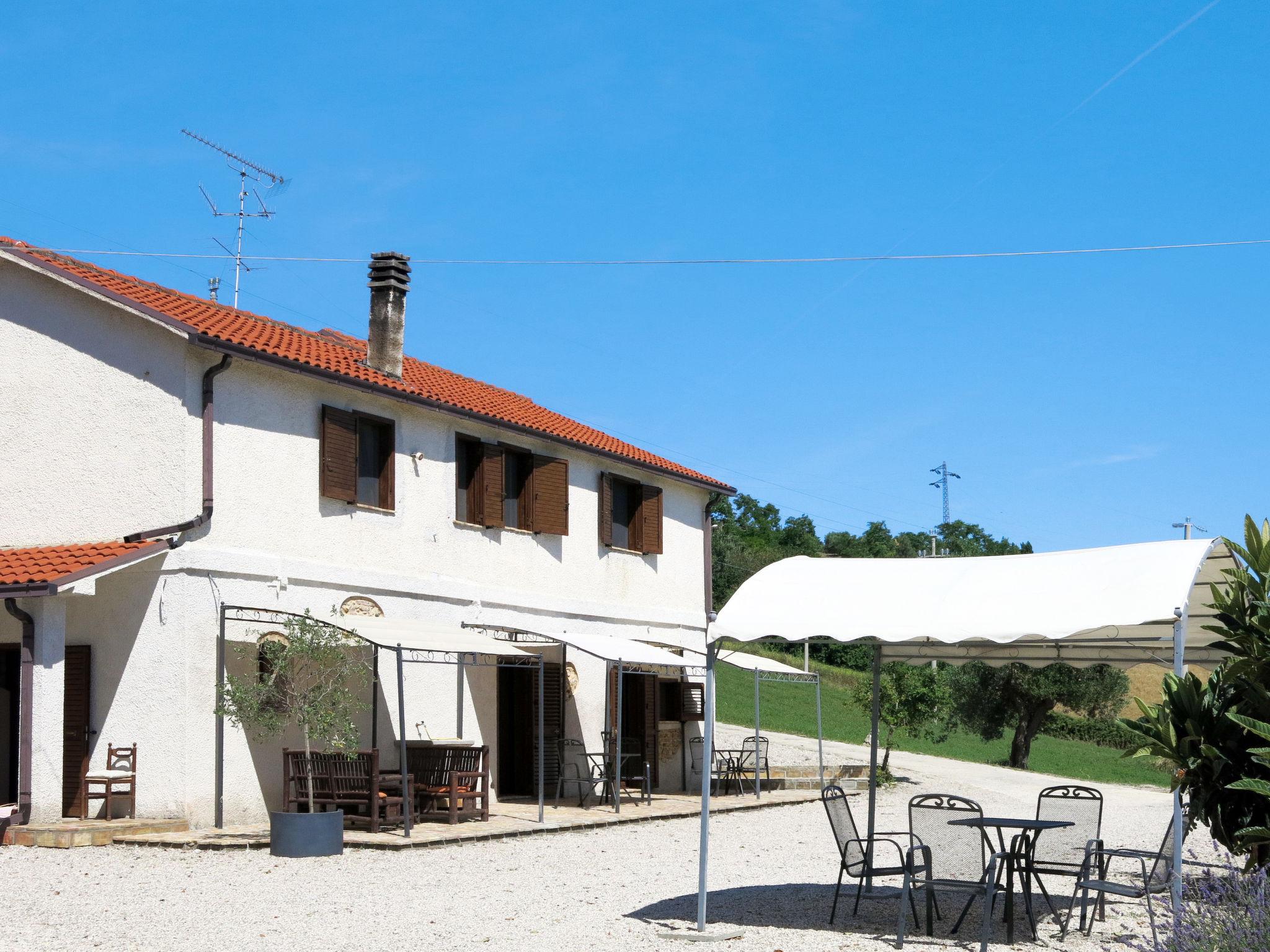 Foto 1 - Apartamento de 1 quarto em Roseto degli Abruzzi com piscina e jardim