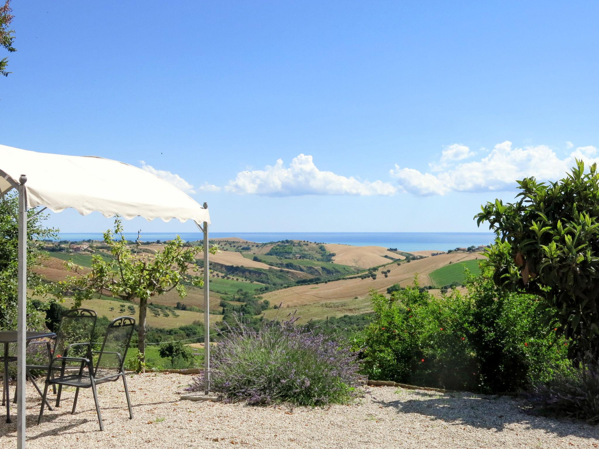 Photo 35 - Maison de 6 chambres à Roseto degli Abruzzi avec piscine privée et vues à la mer