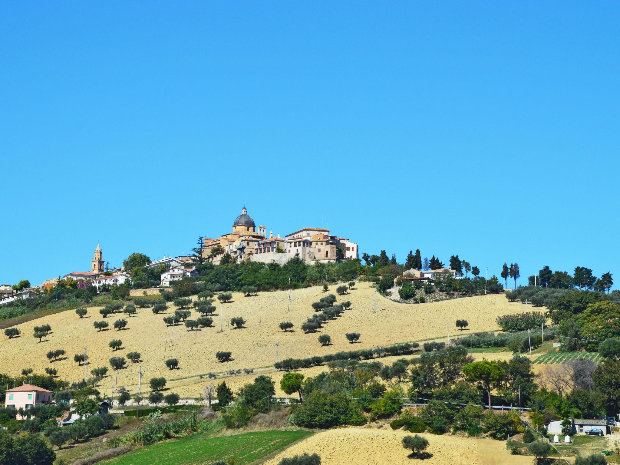 Foto 41 - Haus mit 6 Schlafzimmern in Roseto degli Abruzzi mit schwimmbad und garten