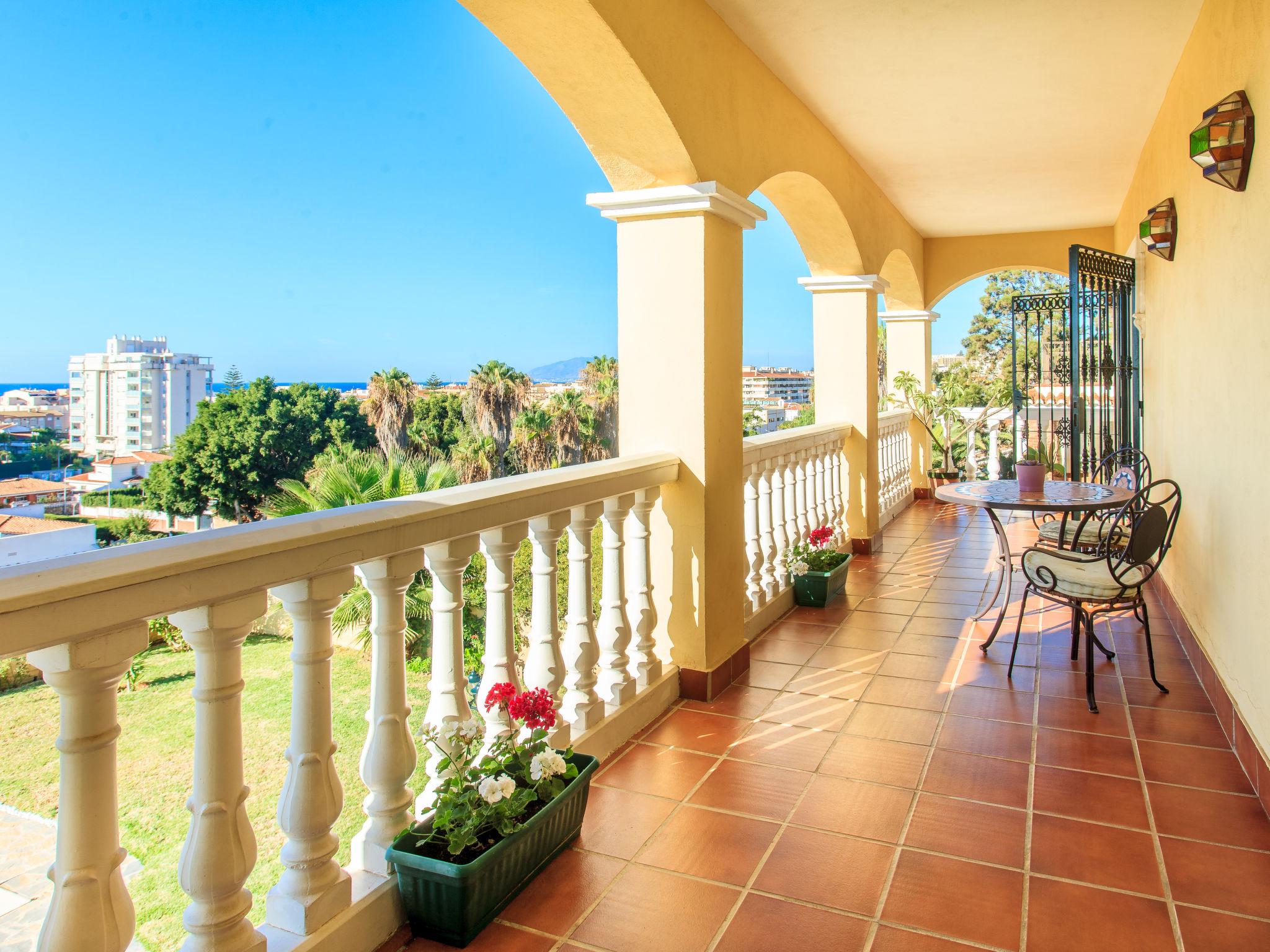 Photo 28 - Maison de 5 chambres à Rincón de la Victoria avec piscine privée et jardin