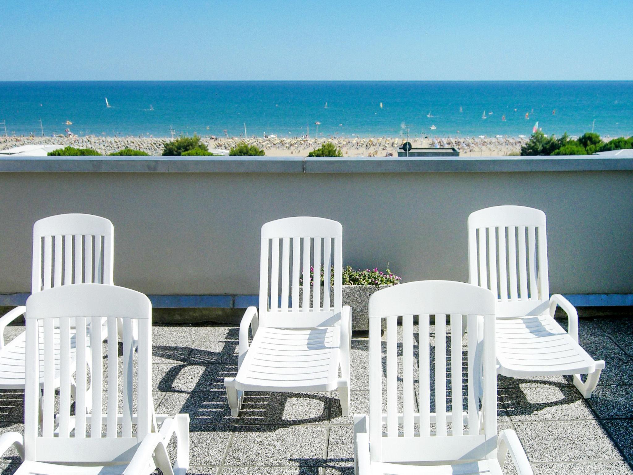 Foto 16 - Apartamento de 2 quartos em San Michele al Tagliamento com piscina e jardim