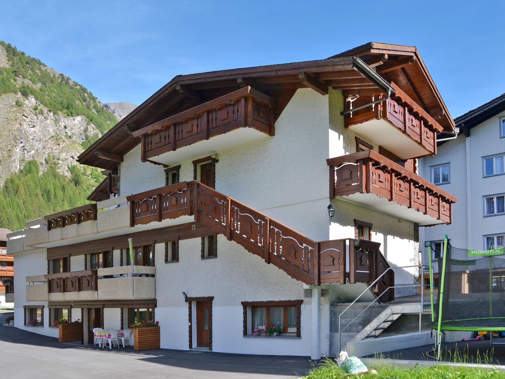 Foto 1 - Apartamento de 2 quartos em Saas-Grund com terraço e vista para a montanha