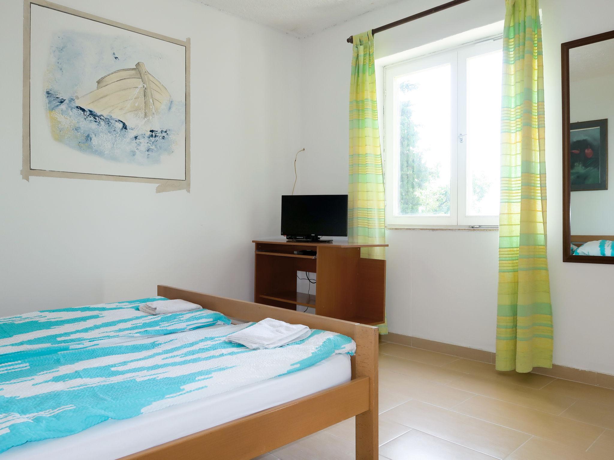 Foto 11 - Apartment mit 1 Schlafzimmer in Novi Vinodolski mit terrasse und blick aufs meer