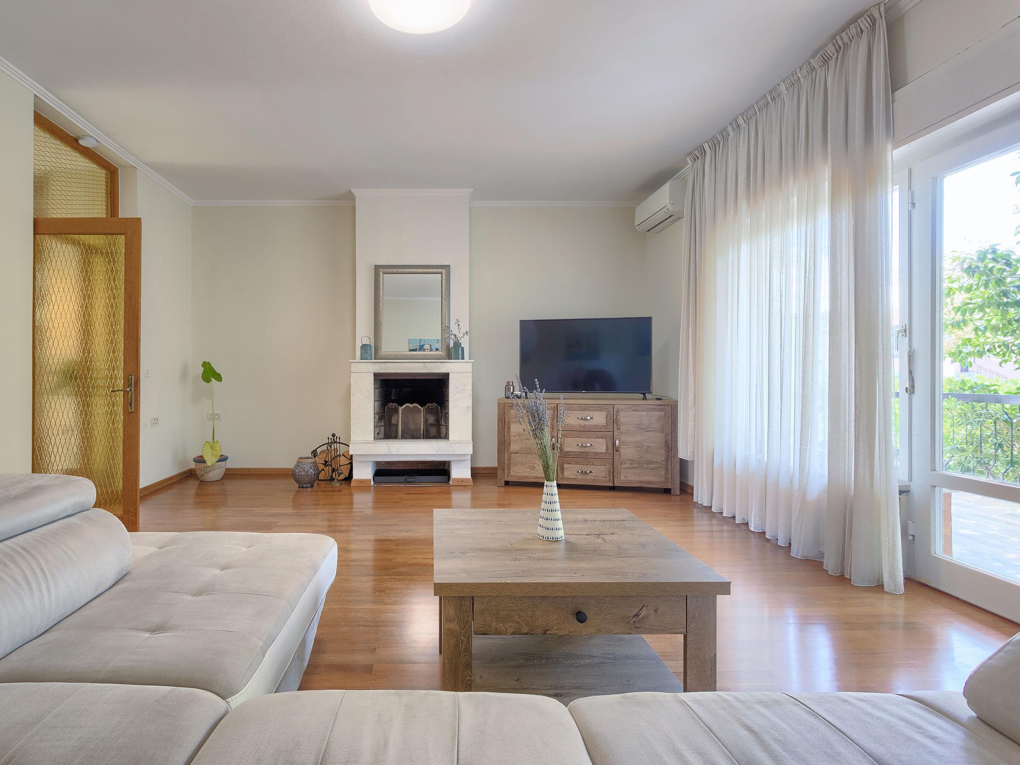 Photo 9 - 4 bedroom House in Umag with private pool and sea view