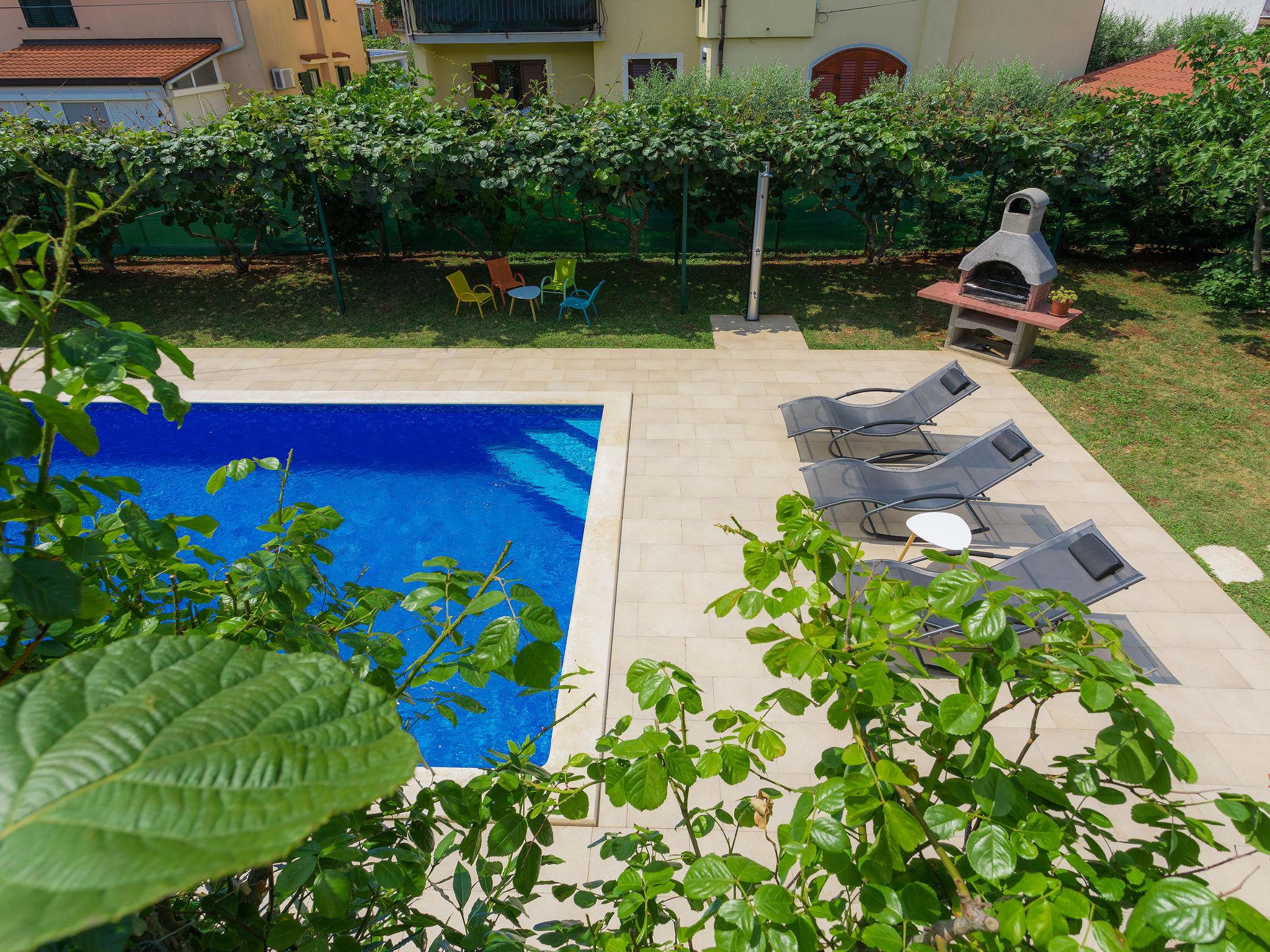 Photo 16 - 7 bedroom House in Umag with private pool and garden