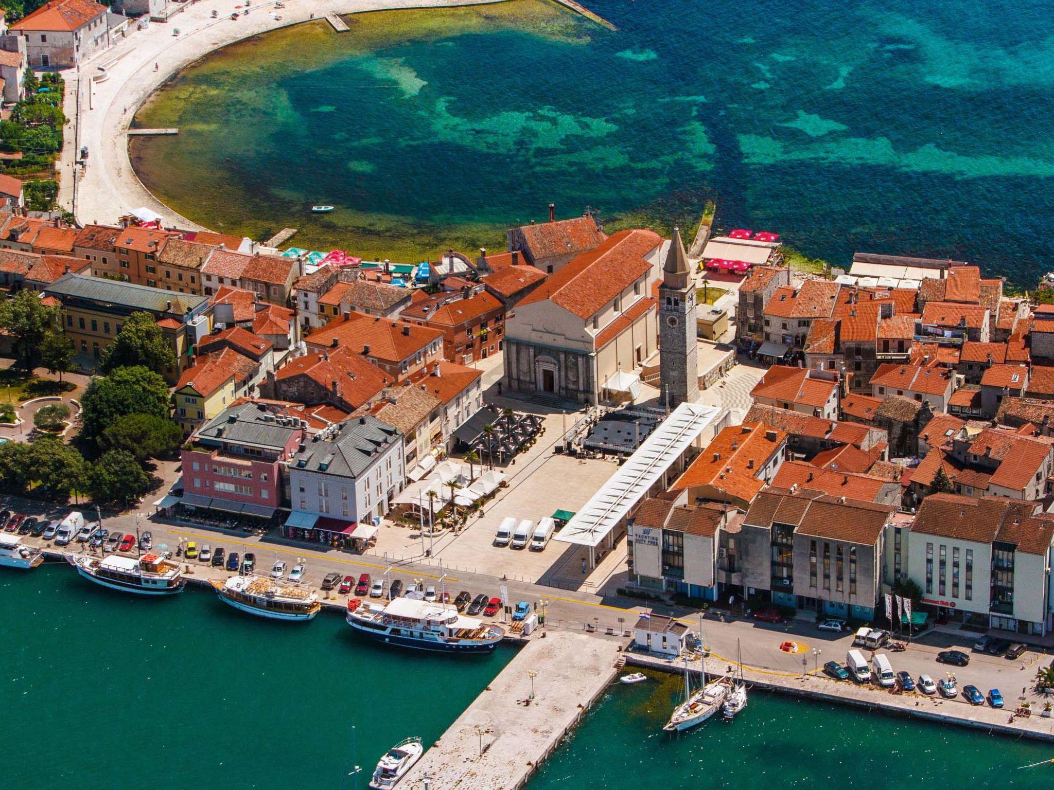 Foto 25 - Appartamento a Umag con piscina e vista mare